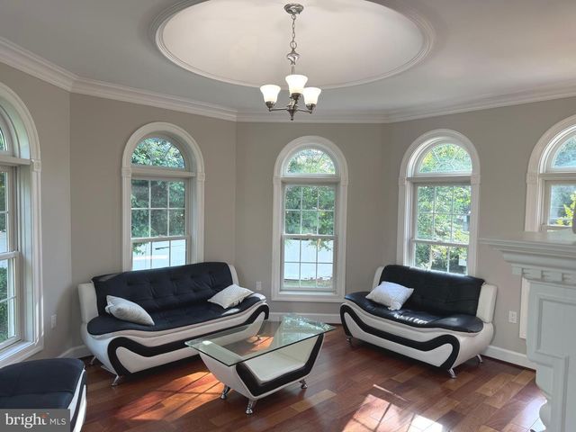 6529 FAIRLAWN DR, Mclean, VA 22101