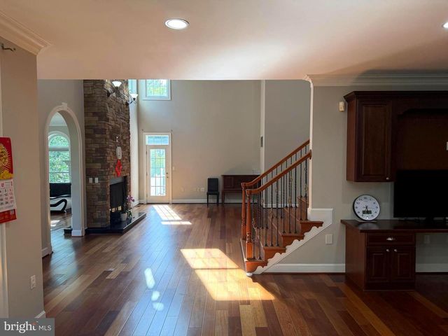 6529 FAIRLAWN DR, Mclean, VA 22101
