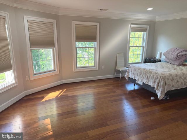 6529 FAIRLAWN DR, Mclean, VA 22101