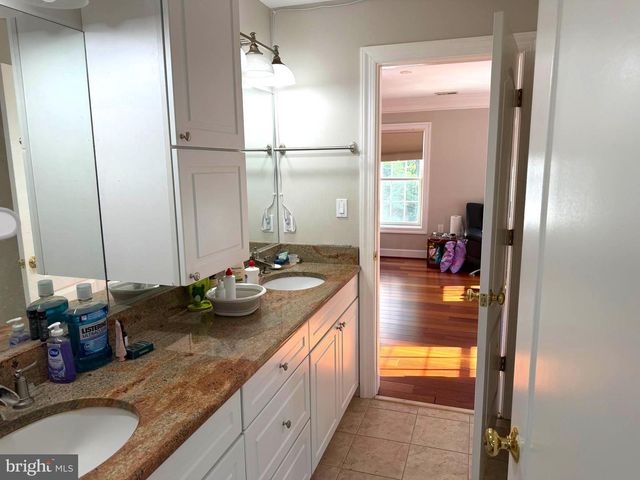 6529 FAIRLAWN DR, Mclean, VA 22101