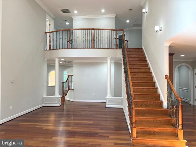 6529 FAIRLAWN DR, Mclean, VA 22101
