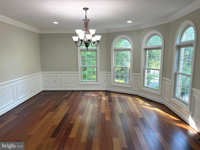 6529 FAIRLAWN DR, Mclean, VA 22101