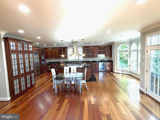 6529 FAIRLAWN DR, Mclean, VA 22101