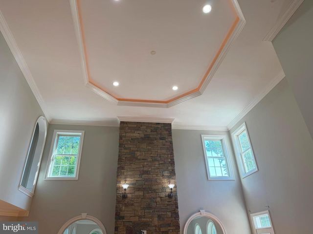 6529 FAIRLAWN DR, Mclean, VA 22101