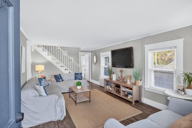 10 Trenton Street, West Yarmouth, MA 02673