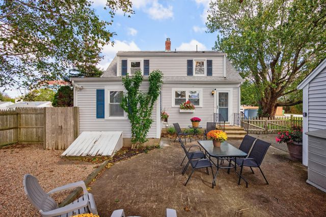 10 Trenton Street, West Yarmouth, MA 02673