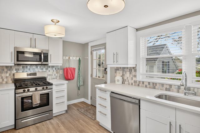 10 Trenton Street, West Yarmouth, MA 02673