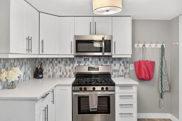 10 Trenton Street, West Yarmouth, MA 02673