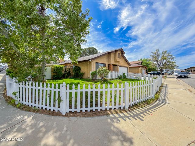 2528 Poker Plant Court, Palmdale, CA 93550