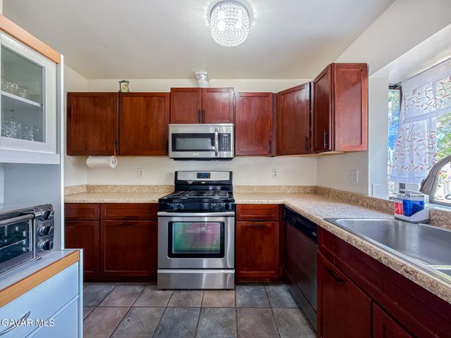 2528 Poker Plant Court, Palmdale, CA 93550