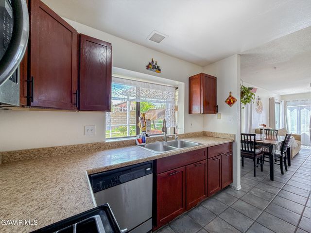 2528 Poker Plant Court, Palmdale, CA 93550