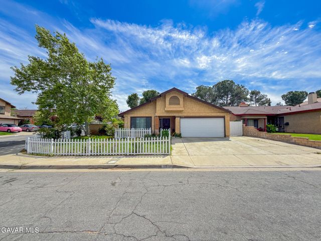2528 Poker Plant Court, Palmdale, CA 93550