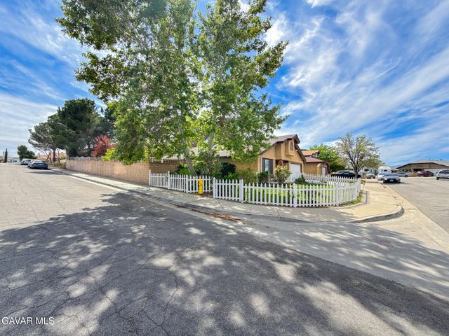 2528 Poker Plant Court, Palmdale, CA 93550