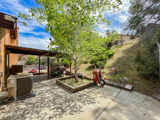 2528 Poker Plant Court, Palmdale, CA 93550