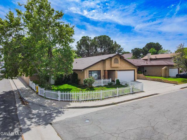 2528 Poker Plant Court, Palmdale, CA 93550