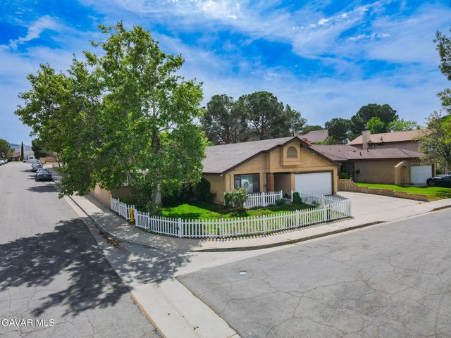2528 Poker Plant Court, Palmdale, CA 93550