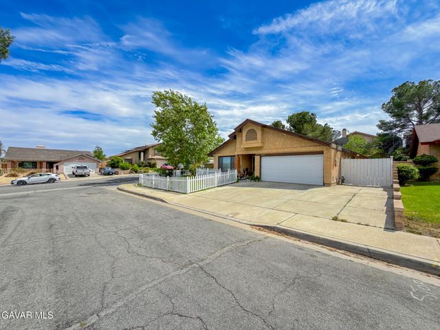 2528 Poker Plant Court, Palmdale, CA 93550