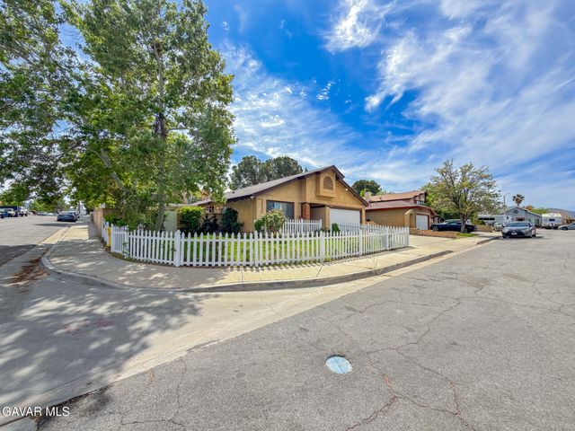 2528 Poker Plant Court, Palmdale, CA 93550