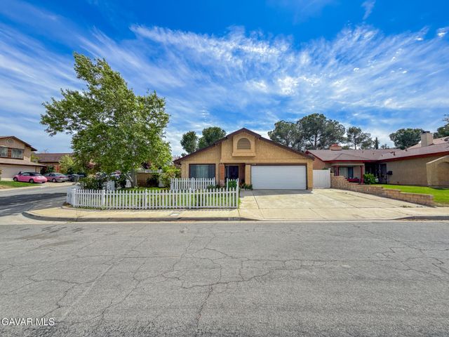 2528 Poker Plant Court, Palmdale, CA 93550