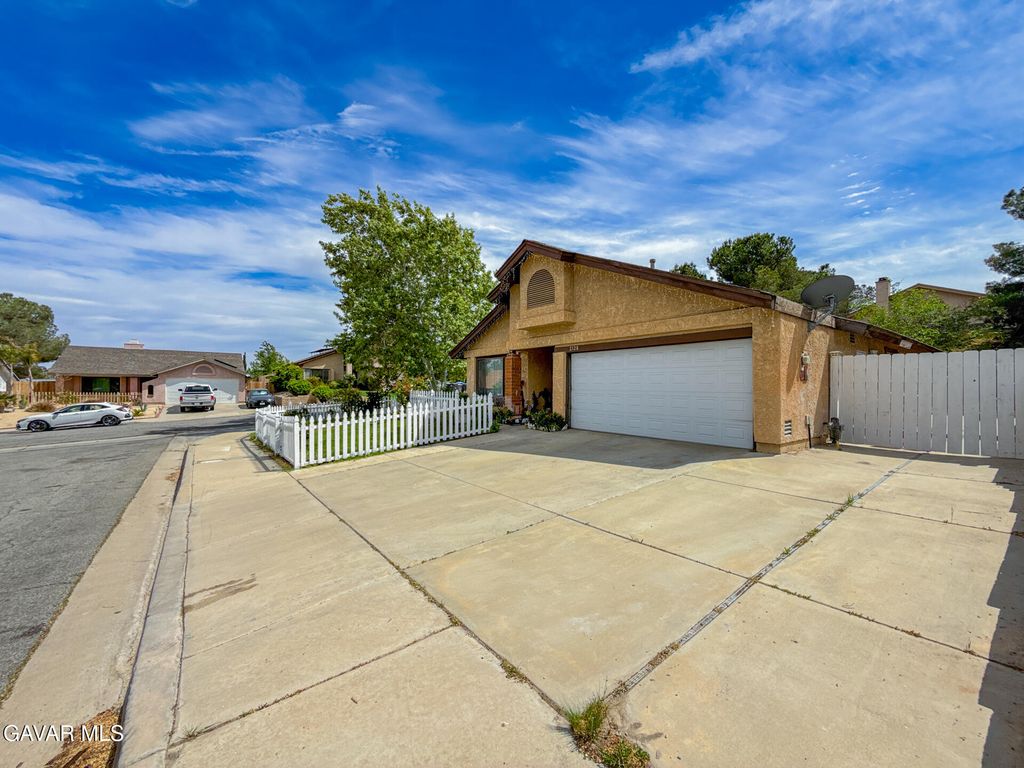 2528 Poker Plant Court, Palmdale, CA 93550