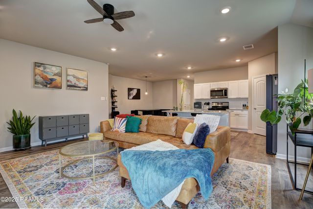 113 S Lakepointe Drive, Lafayette, LA 70506
