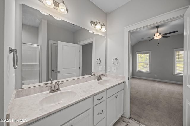 1819 Fox Den Way 3, Greenville, NC 27858