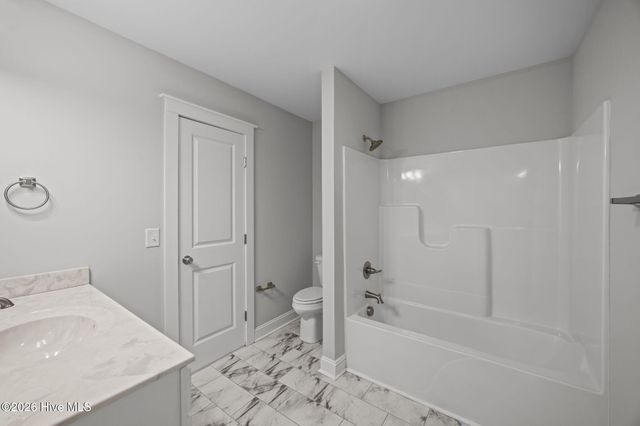 1819 Fox Den Way 3, Greenville, NC 27858