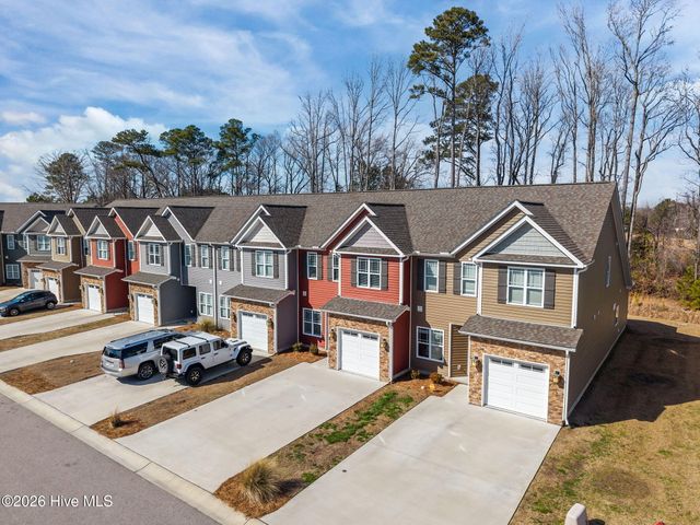 1819 Fox Den Way 3, Greenville, NC 27858