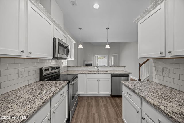 1819 Fox Den Way 3, Greenville, NC 27858