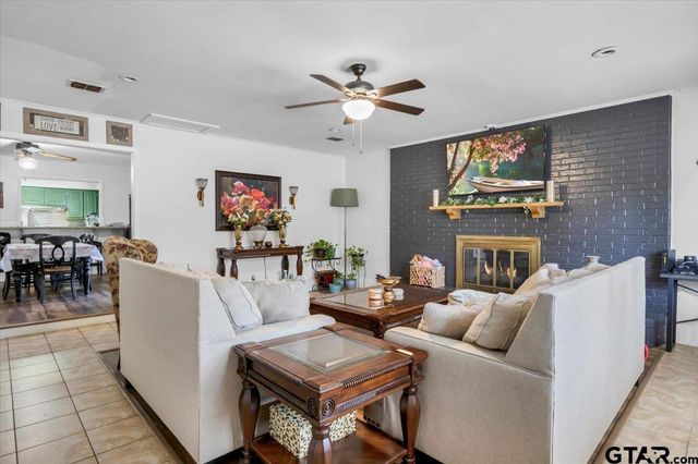 2631 Amy Ln, Tyler, TX 75701