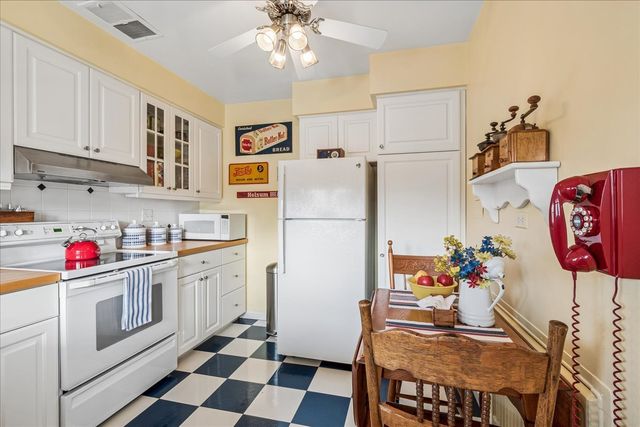 2234 Central Street 3, Evanston, IL 60201