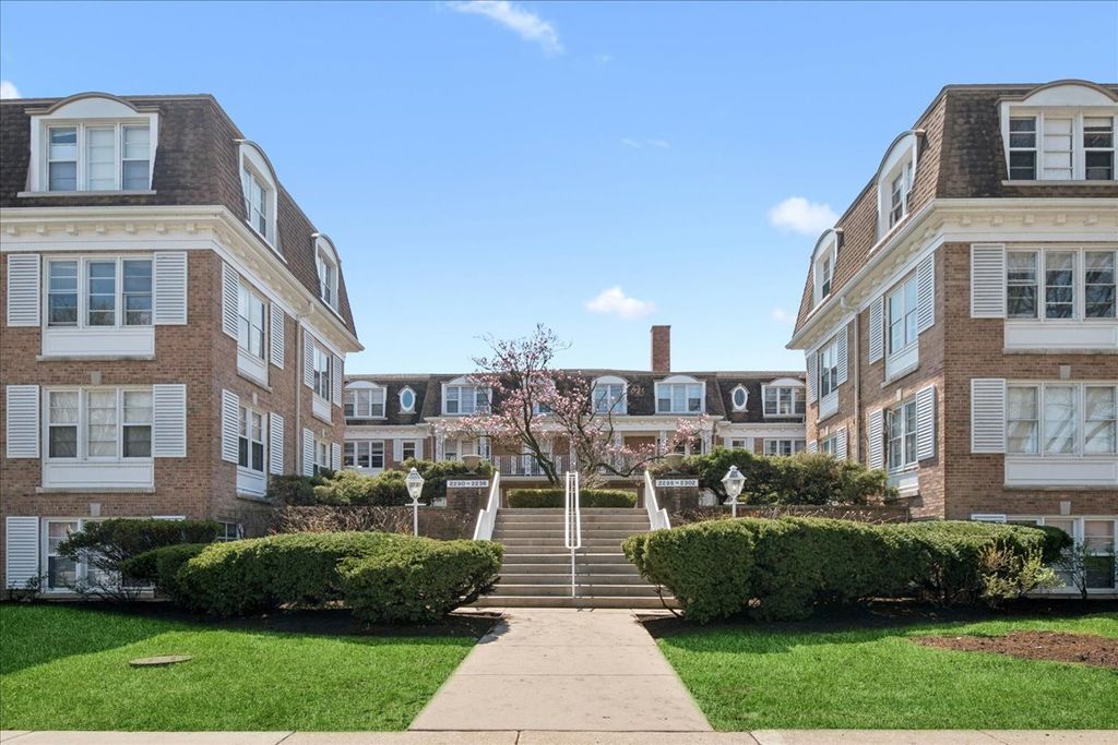 2234 Central Street 3, Evanston, IL 60201