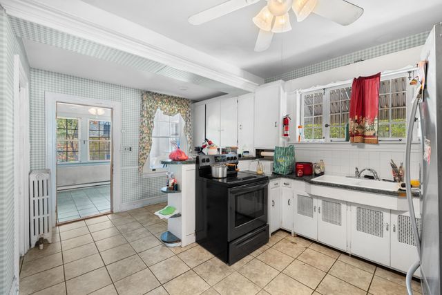 705 RICHMOND AVE, Staunton, VA 24401