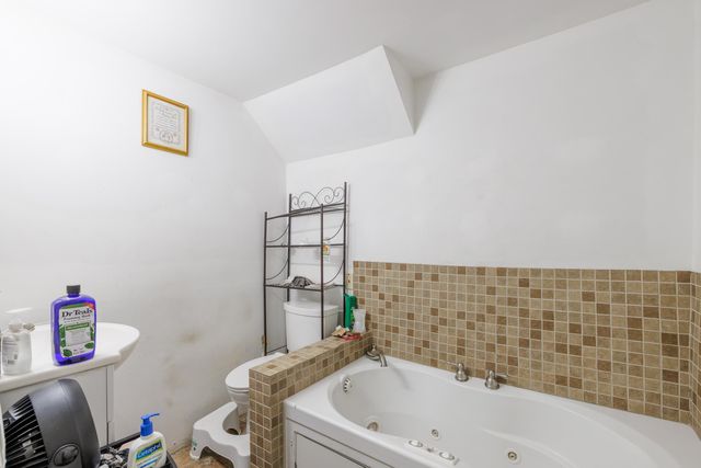 705 RICHMOND AVE, Staunton, VA 24401