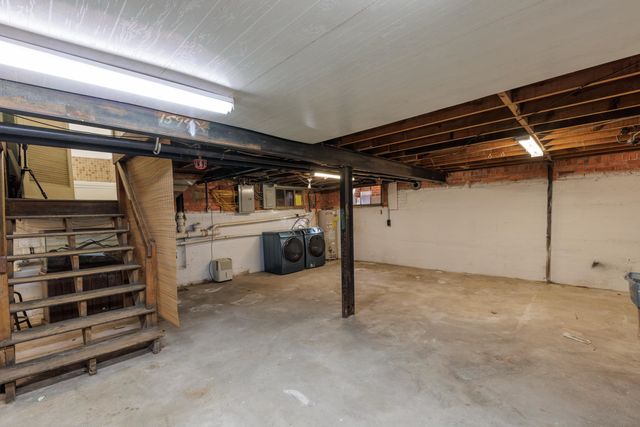 705 RICHMOND AVE, Staunton, VA 24401