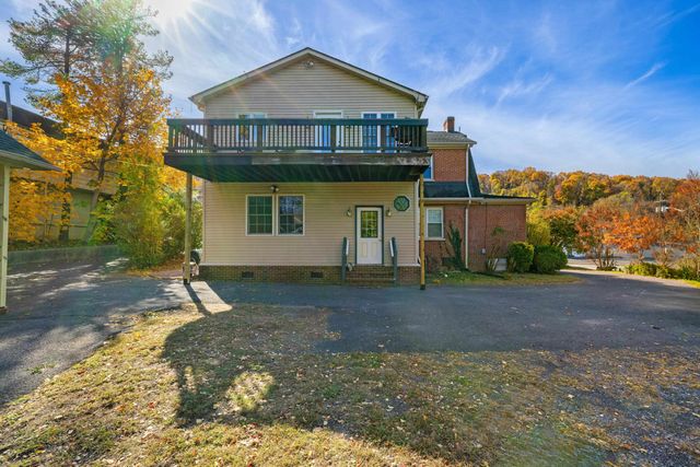 705 RICHMOND AVE, Staunton, VA 24401