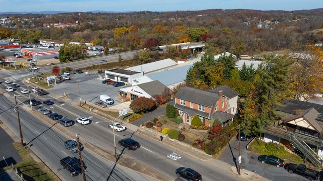 705 RICHMOND AVE, Staunton, VA 24401