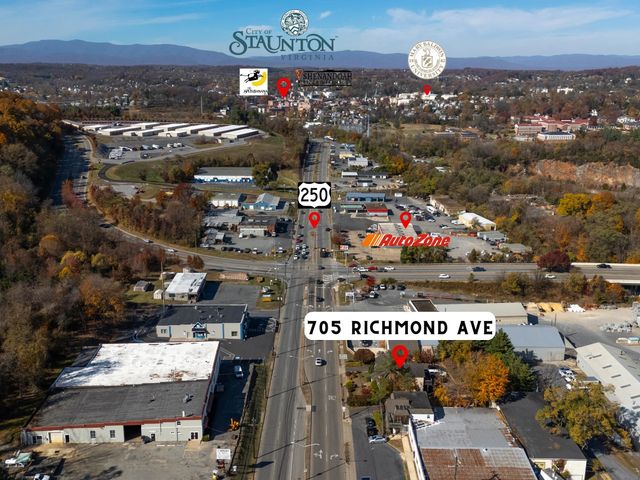 705 RICHMOND AVE, Staunton, VA 24401