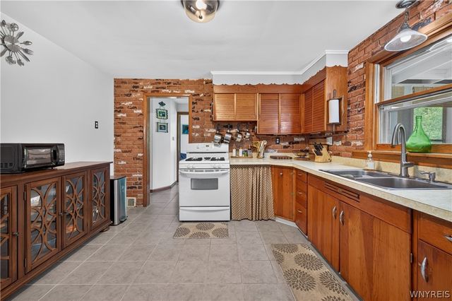 8579 Southwestern Boulevard, Evans, NY 14006
