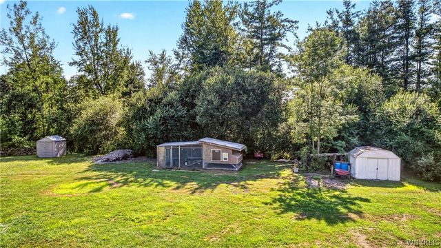 8579 Southwestern Boulevard, Evans, NY 14006