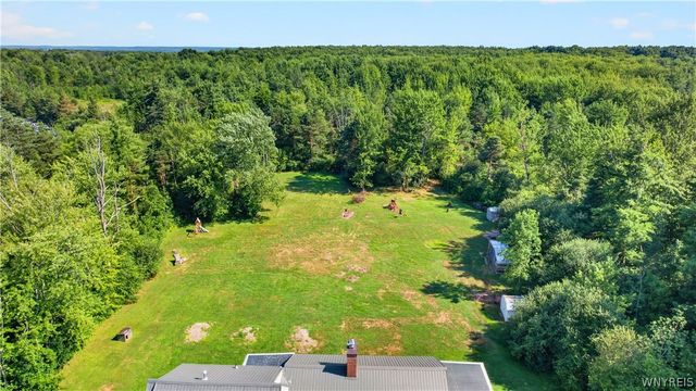 8579 Southwestern Boulevard, Evans, NY 14006