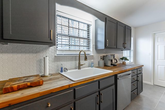 302 Shannon Drive, Ringgold, GA 30736