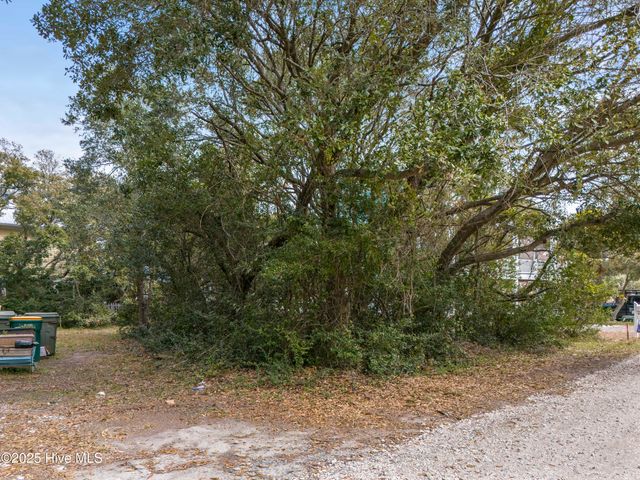 218 Water Oak Circle, Kure Beach, NC 28449