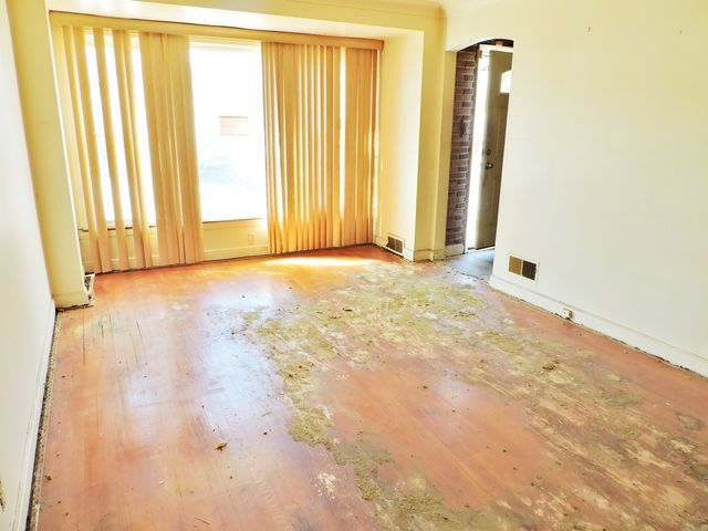 8005 S Campbell Avenue, Chicago, IL 60652
