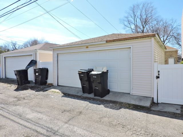 8005 S Campbell Avenue, Chicago, IL 60652