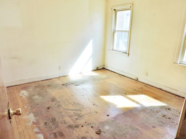 8005 S Campbell Avenue, Chicago, IL 60652