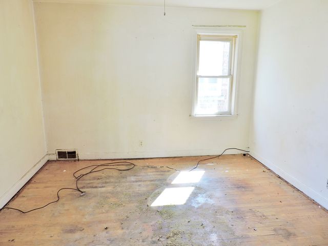 8005 S Campbell Avenue, Chicago, IL 60652