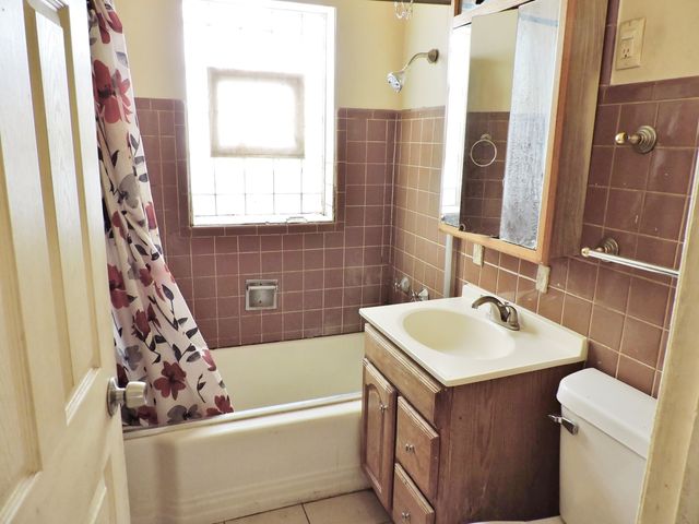 8005 S Campbell Avenue, Chicago, IL 60652