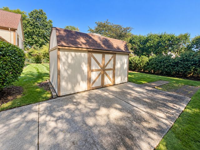 3 Alexandria Drive, Vernon Hills, IL 60061