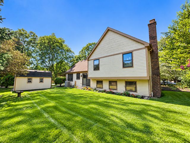 3 Alexandria Drive, Vernon Hills, IL 60061